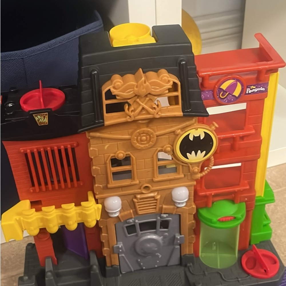 Fisher Price DC Super Friends Imaginext Legends of Batman Crime Alley